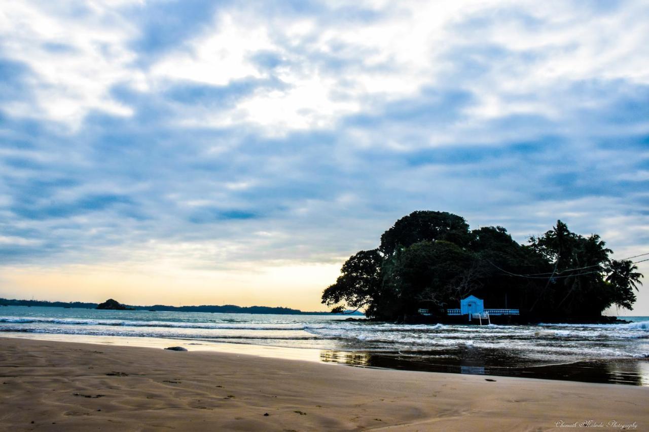 Tenasi Beach Resort Ahangama Buitenkant foto