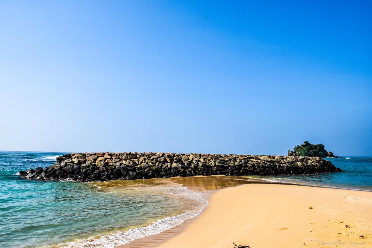 Tenasi Beach Resort Ahangama Buitenkant foto