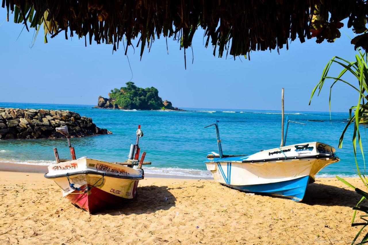 Tenasi Beach Resort Ahangama Buitenkant foto