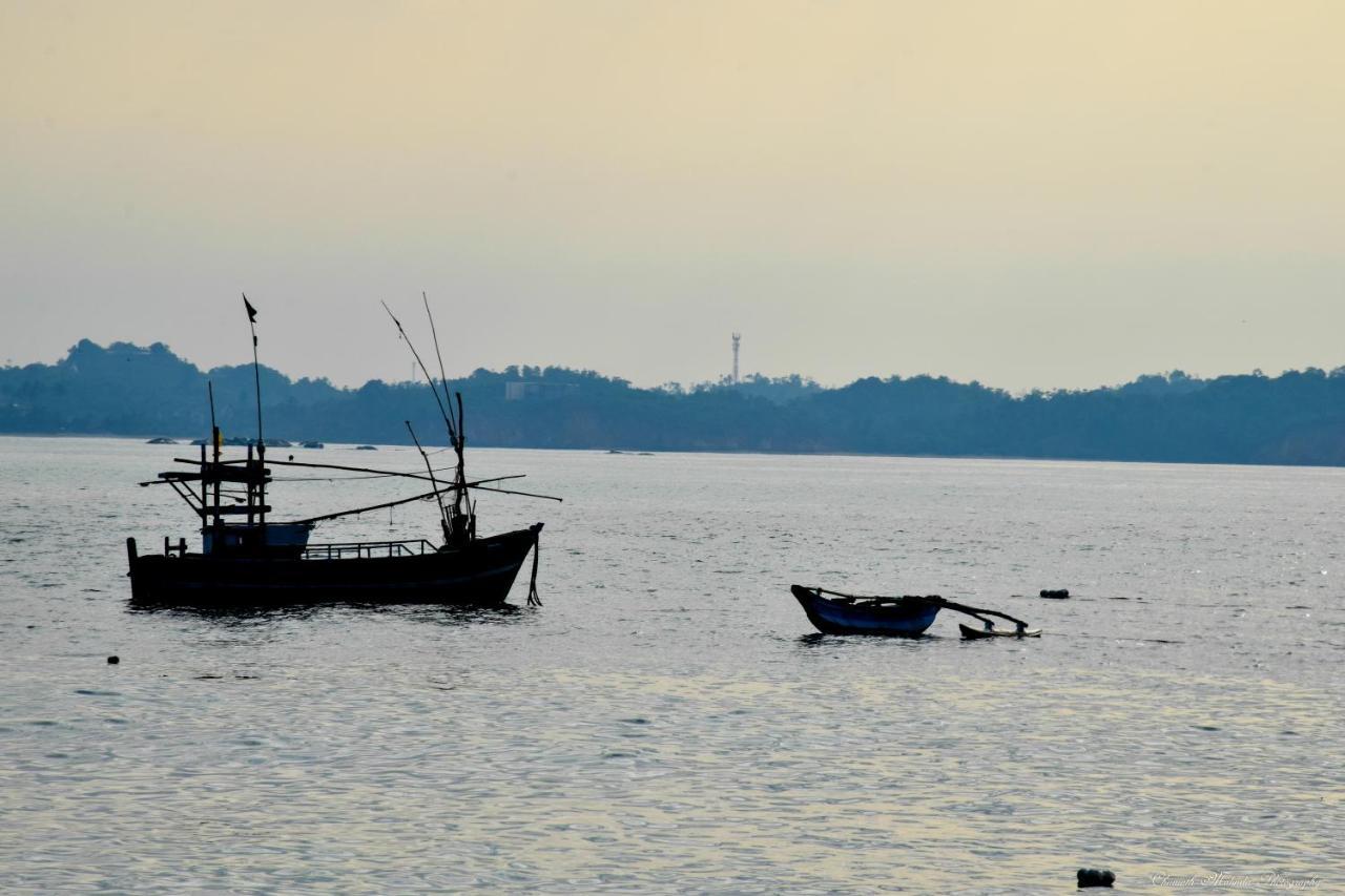Tenasi Beach Resort Ahangama Buitenkant foto
